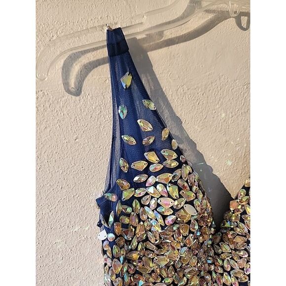 Navy Mesh Low Cut JVN BY JOVANI PROM/PAGEANT/FORMAL DRESS/GOWN READ Size 6 - Picture 4 of 6